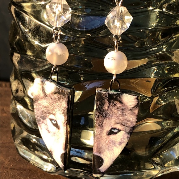 Ceramic Gemstone Wolf Earrings - Picture 2 of 6